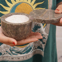 Load image into Gallery viewer, Magnet Candy with Compartment