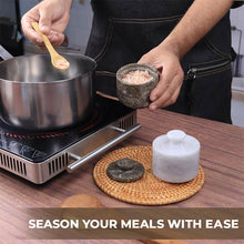 Load image into Gallery viewer, salt and pepper, salt cellar