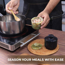 Load image into Gallery viewer, salt and pepper, salt cellar