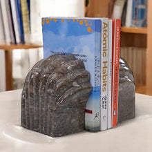 Load image into Gallery viewer, Shell Bookends
