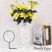 Load image into Gallery viewer, Lined Accent Vase
