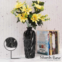 Load image into Gallery viewer, Lined Accent Vase
